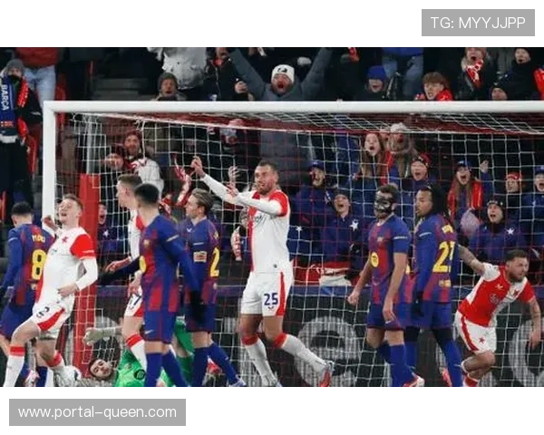 费尔明进球因莱万争顶犯规被吹无效，巴萨错失最后扳平机会